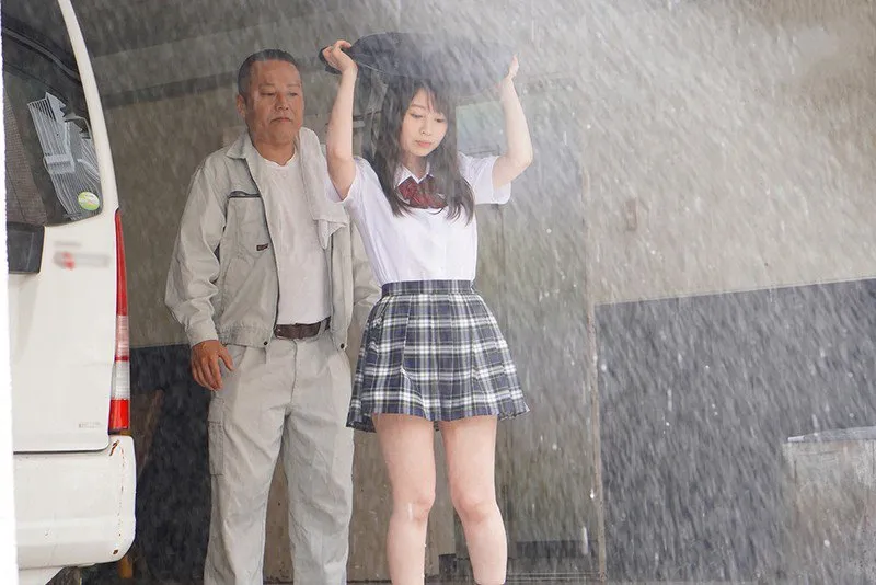 Theo dõi ép quan hệ nữ học sinh trú mưa~ aika yumeno